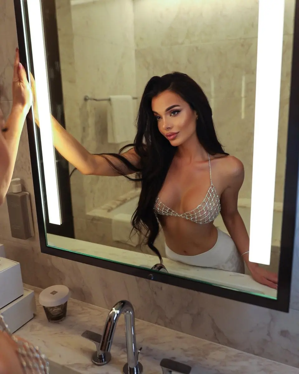 Эстер эскорт в городе Москва