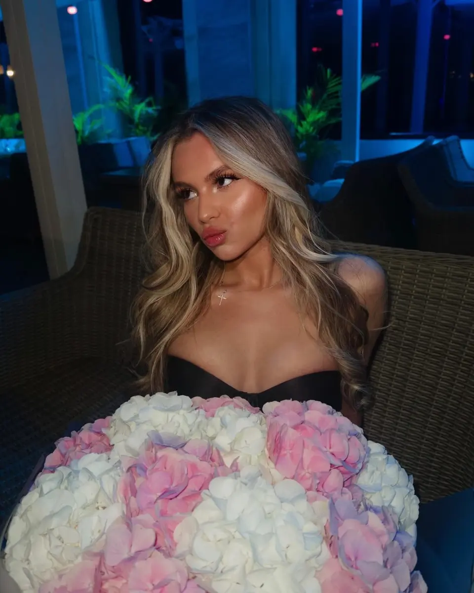 Fendi эскорт в городе Москва