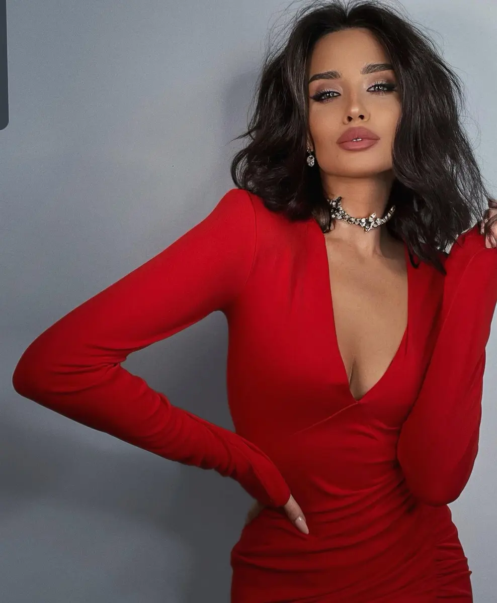 Тина эскорт в городе Москва