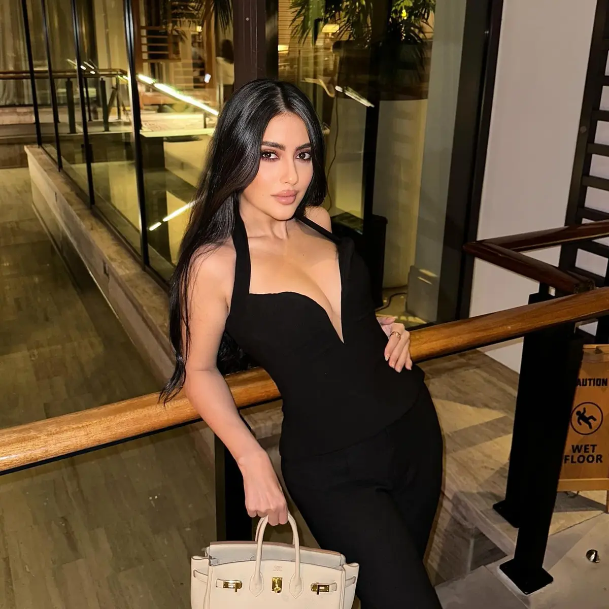 Зарина эскорт в городе Москва